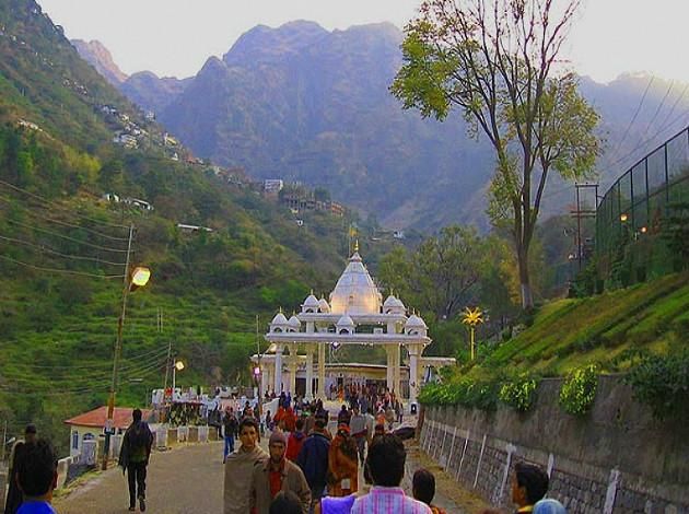 Vaishno Devi Temple โ Spiritual Tour Packages from The Nainital Guide for Devotees and Travelers