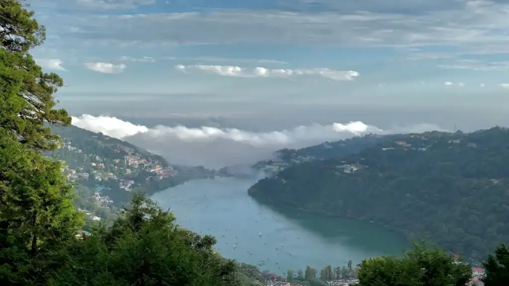 Best time to visit Nainital with peaceful lake views and cloudy hill weather