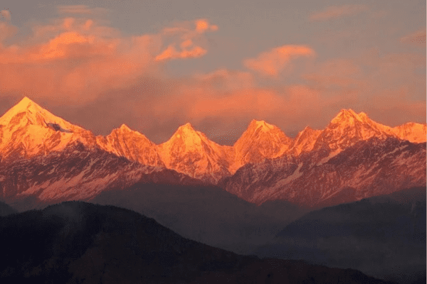 Beautiful sunrise view of Himalayan peaks from Sunrise Point in Kausani