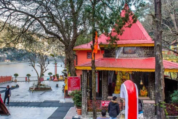"Naina Devi Temple on the banks of Naini Lake – a sacred attraction included in Nainital tour packages"